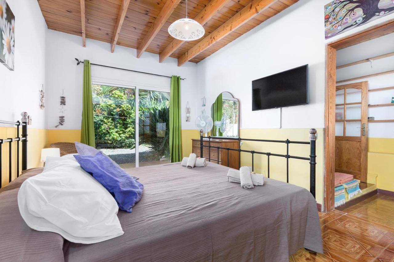 Home2Book Quiet Villa With Private Pool Triquivijate Ngoại thất bức ảnh