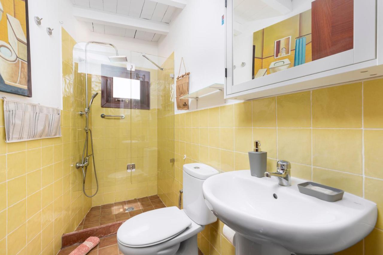 Home2Book Quiet Villa With Private Pool Triquivijate Ngoại thất bức ảnh